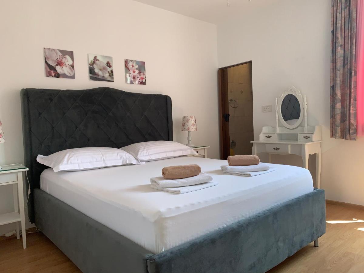 Villa Franda Trogir Eksteriør bilde
